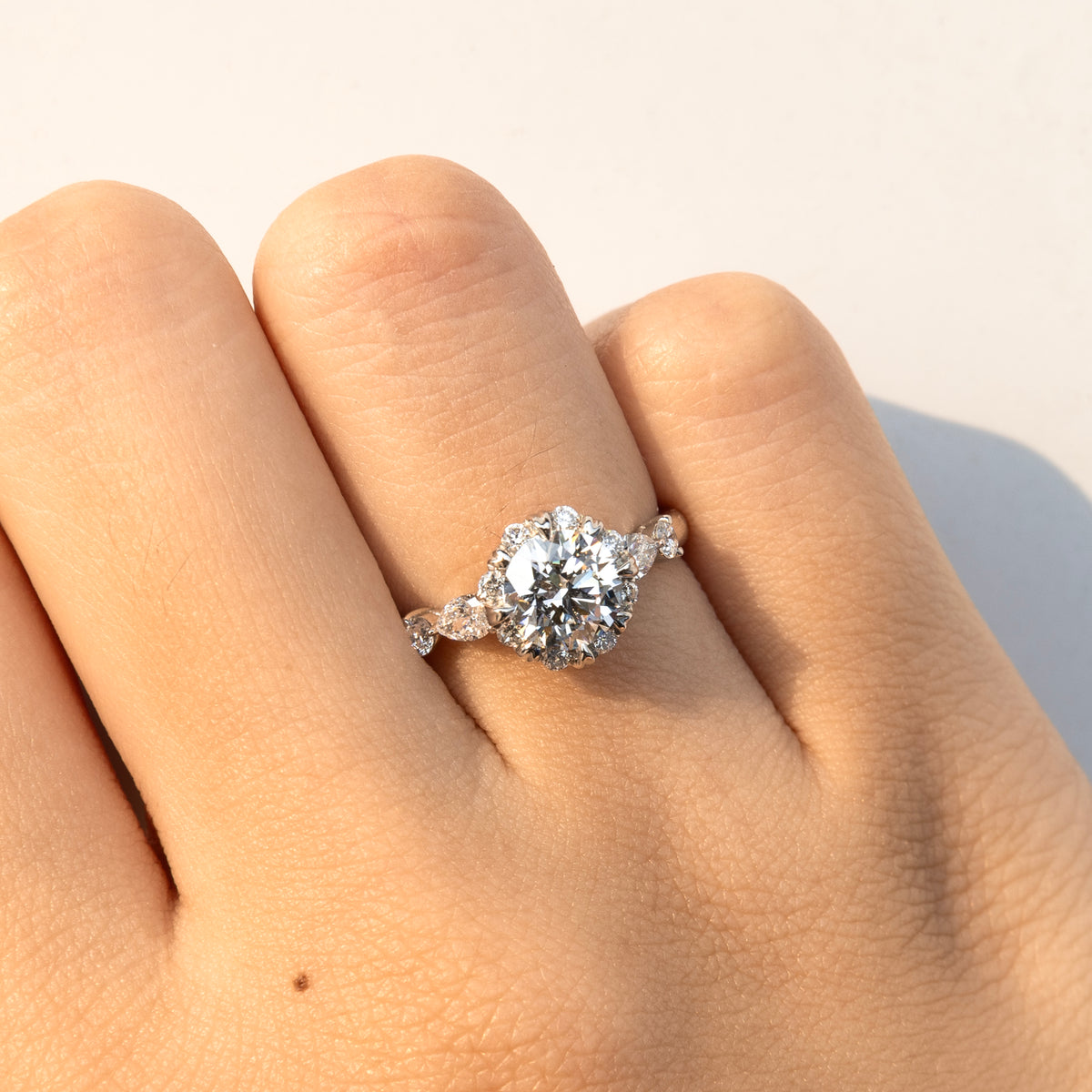 Luminous Wreath Diamond Ring
